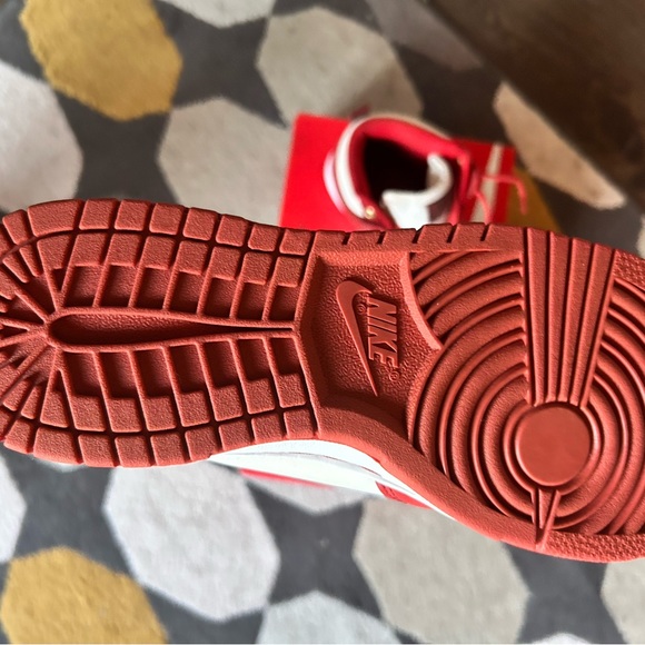 Nike high tops brand new with box and NWT - Picture 3 of 6